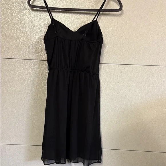 Black Guess dress - Picture 4 of 7